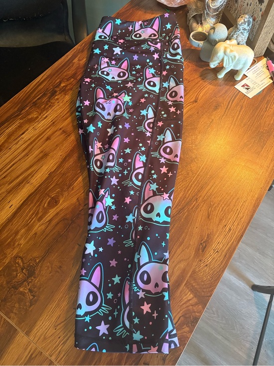 Constantly Varied Gear Pants - Constantly Varied Gear cosmic kitty Size XXL Capris. never worn